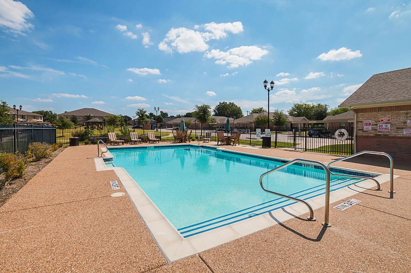 Senior Housing - North Greenbriar Image 15