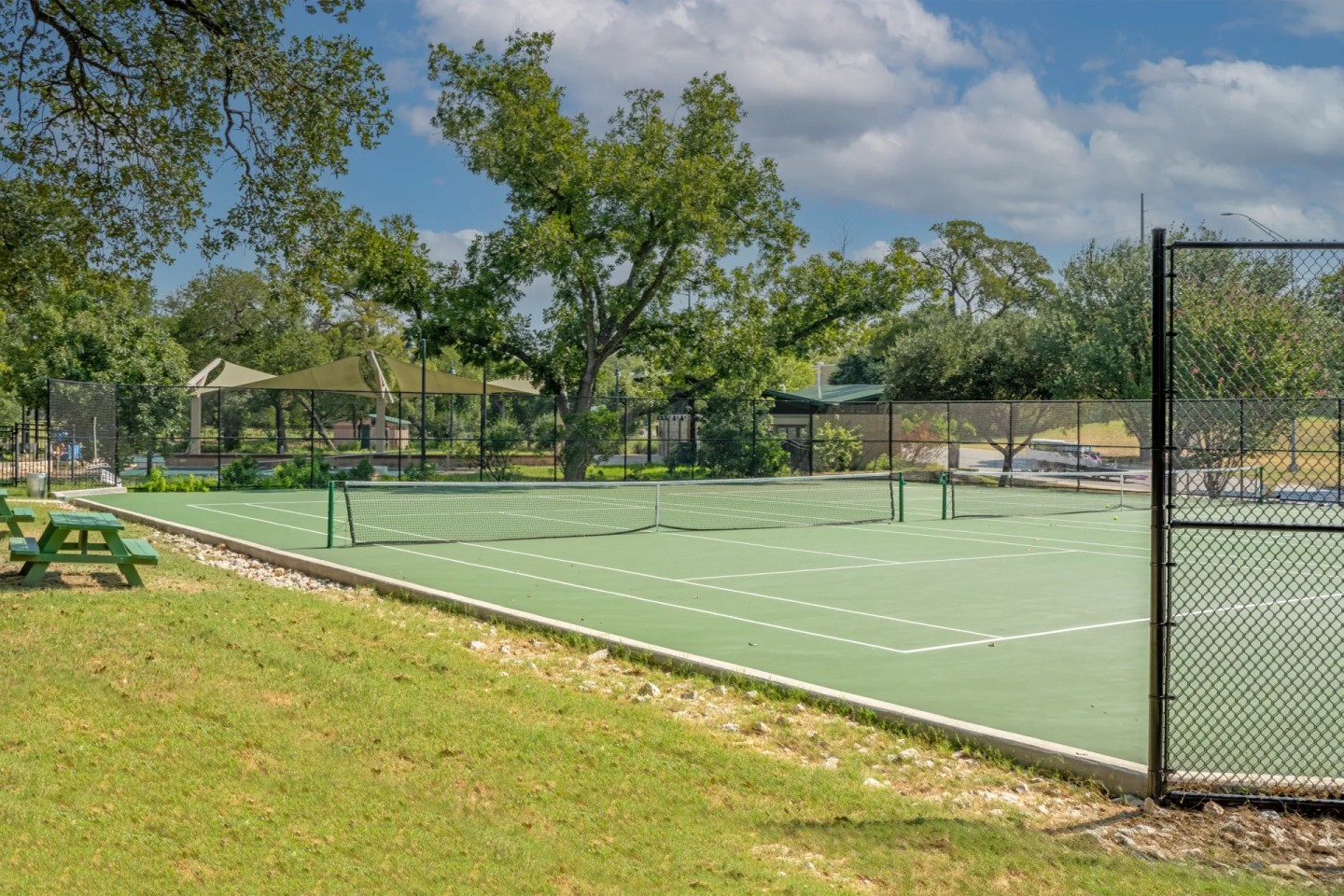 Antilles Apartments Image 13