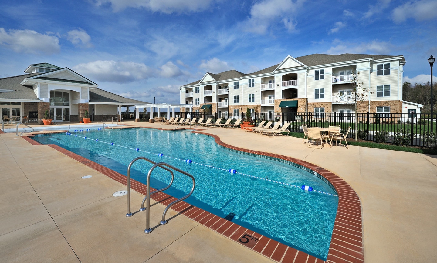 Tanglewood Lake Apartments Image 1