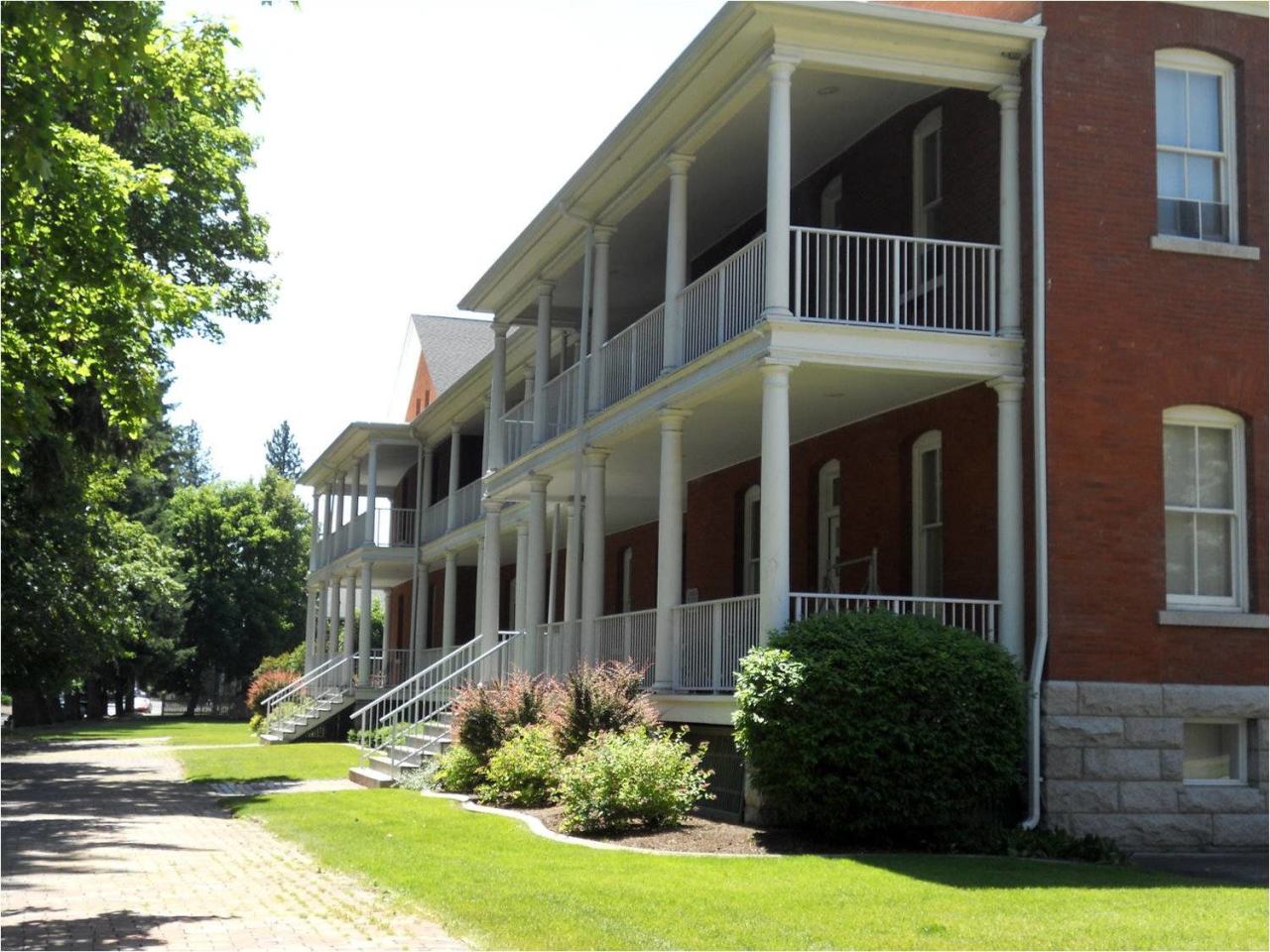Randolph Arms Apartments Image 2