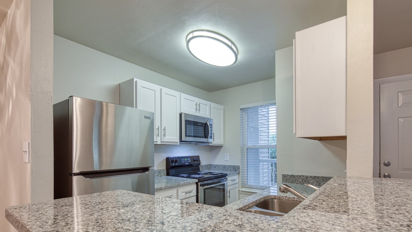 One Central Apartment Homes Image 8