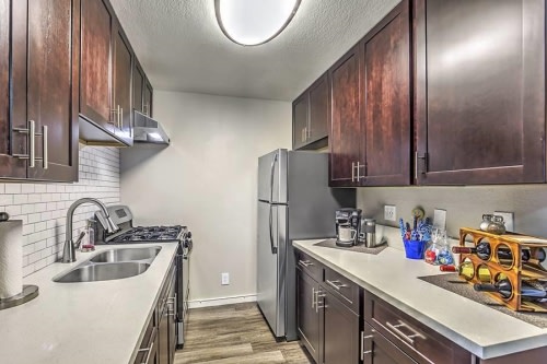Del Amo Place Apartment Homes Image 23