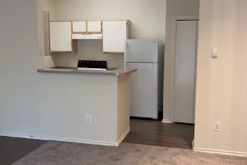 Newport Apartments Image 5