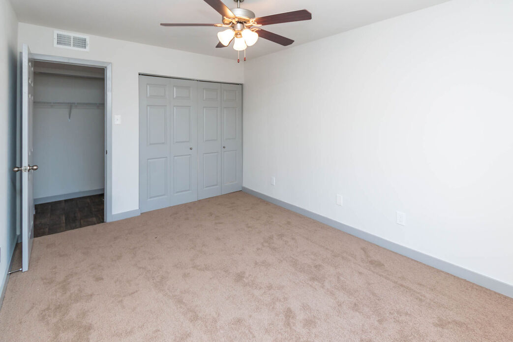 Glen Oaks Image 13