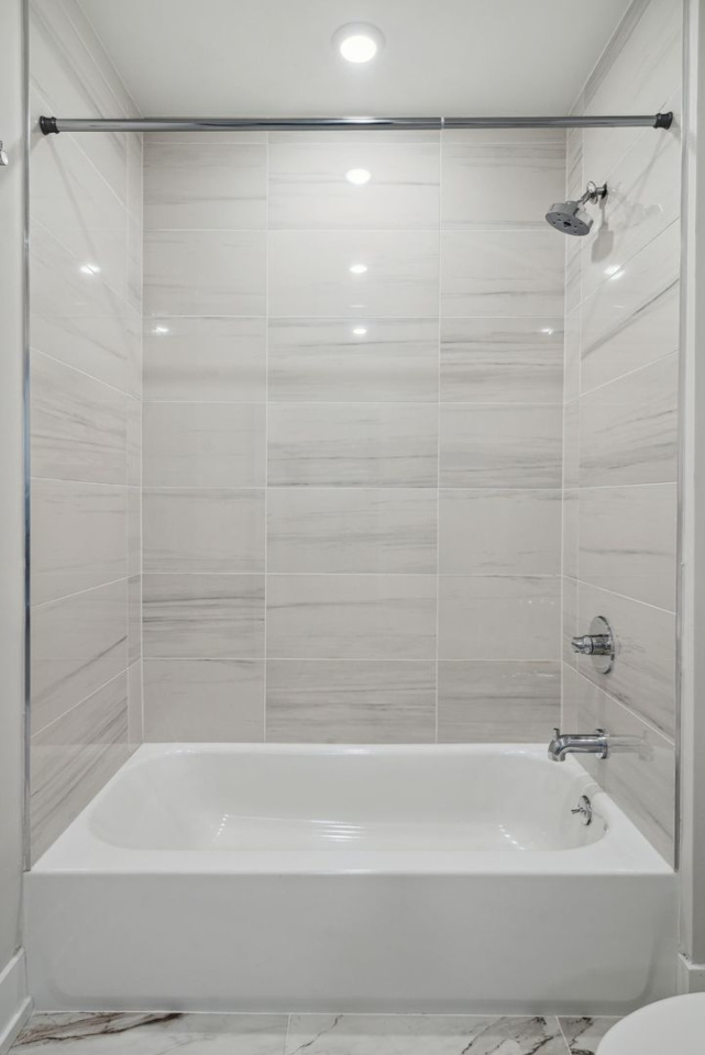 342 W Girard Avenue Image 12