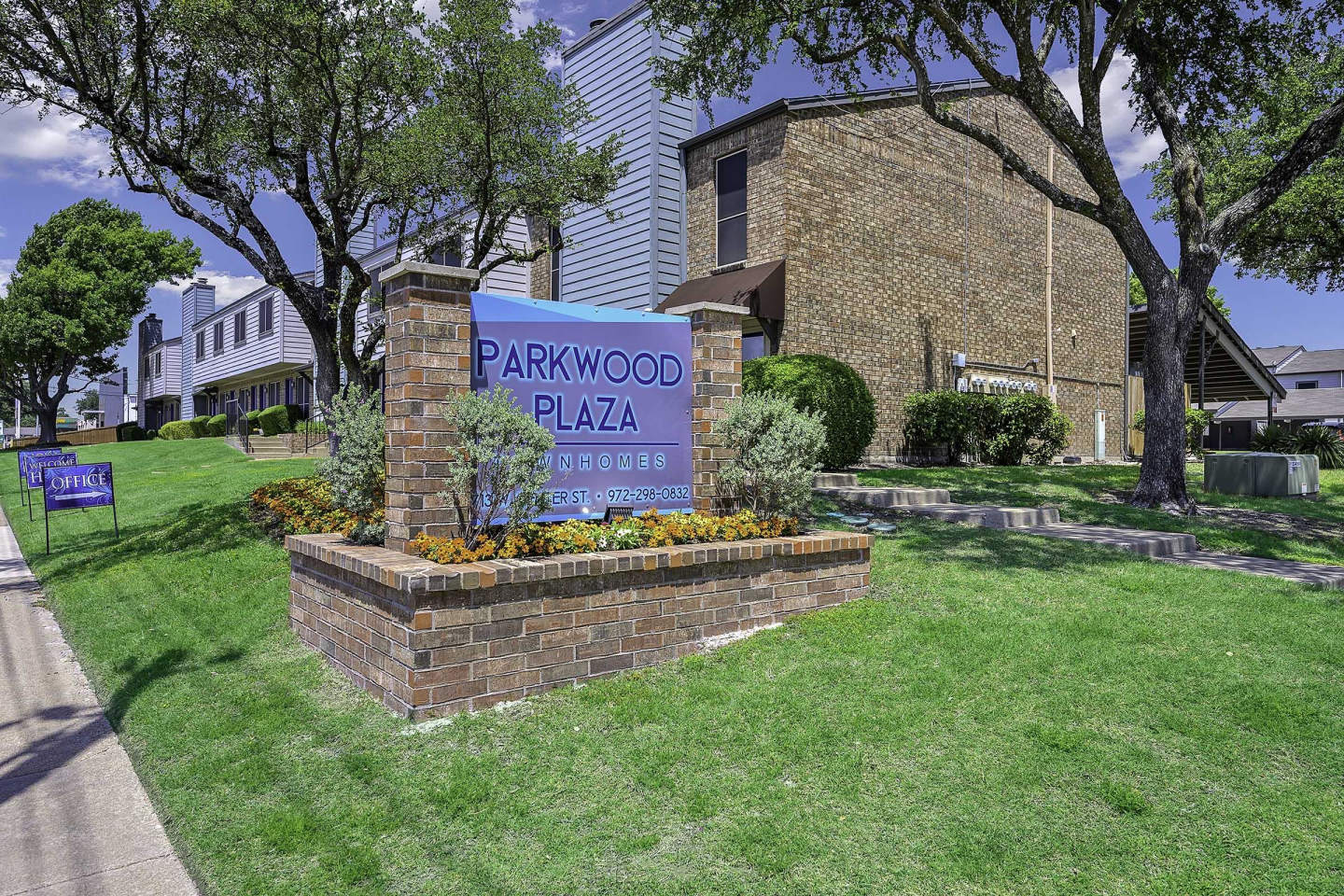 Parkwood Plaza Townhomes Image 13