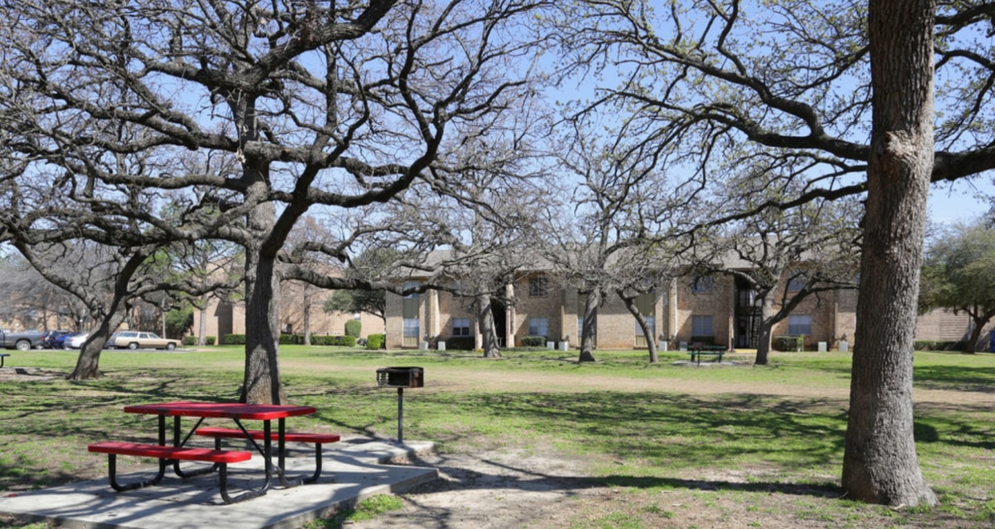 Park Grove Square Image 6