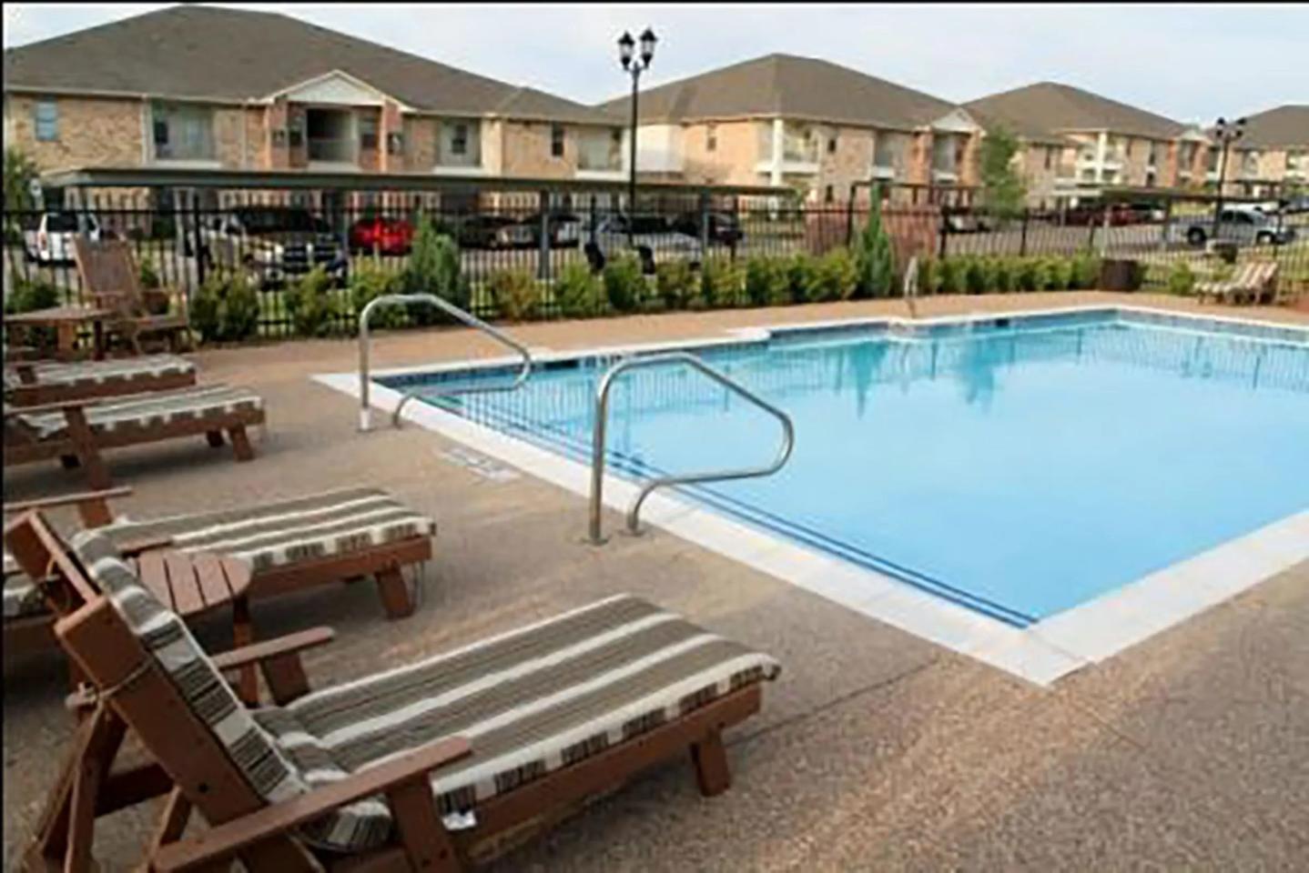 Senior Housing - North Greenbriar Image 20