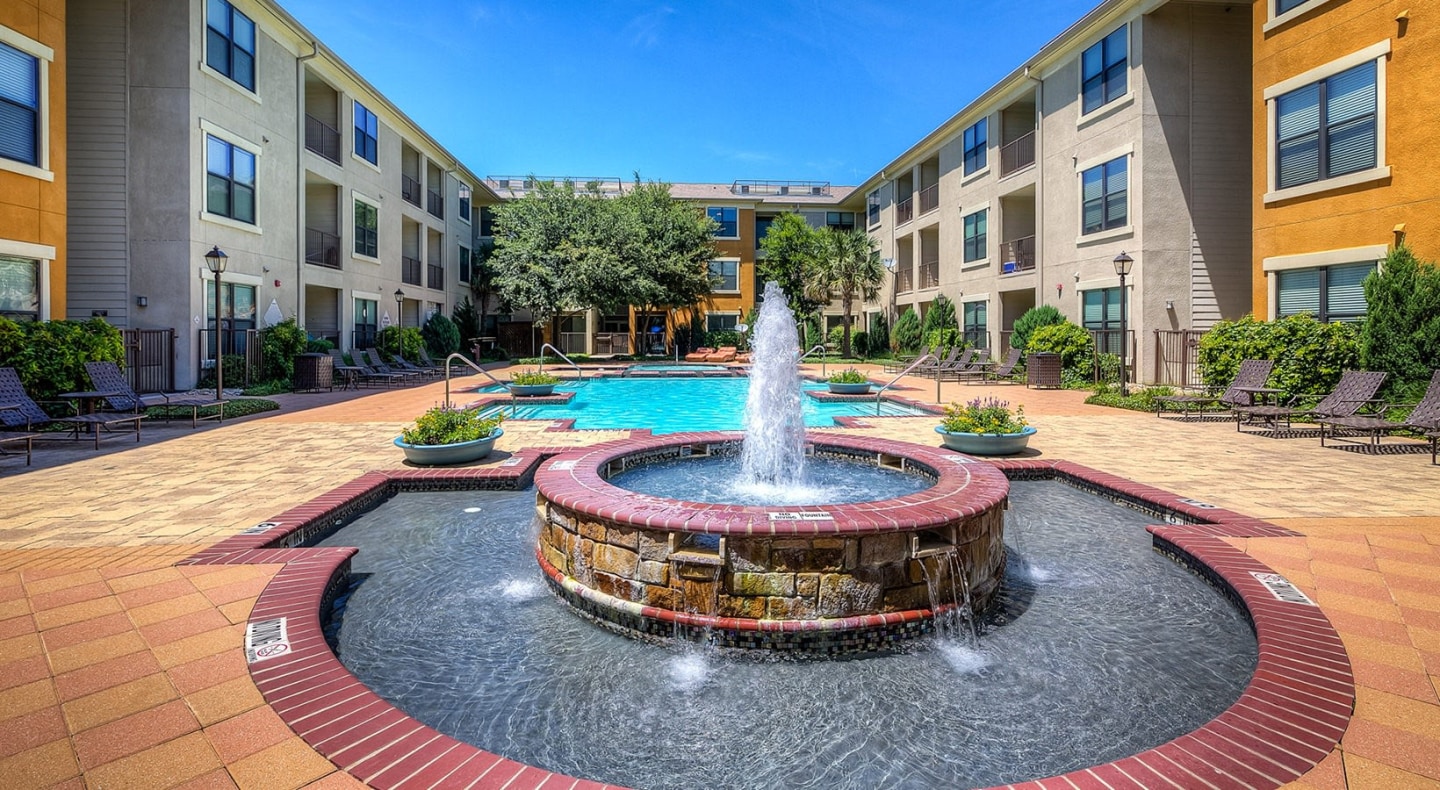 Old Hickory Square Image 27