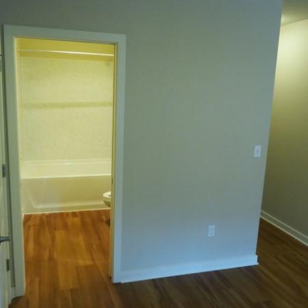 Yugo Seattle Lothlorien Image 33
