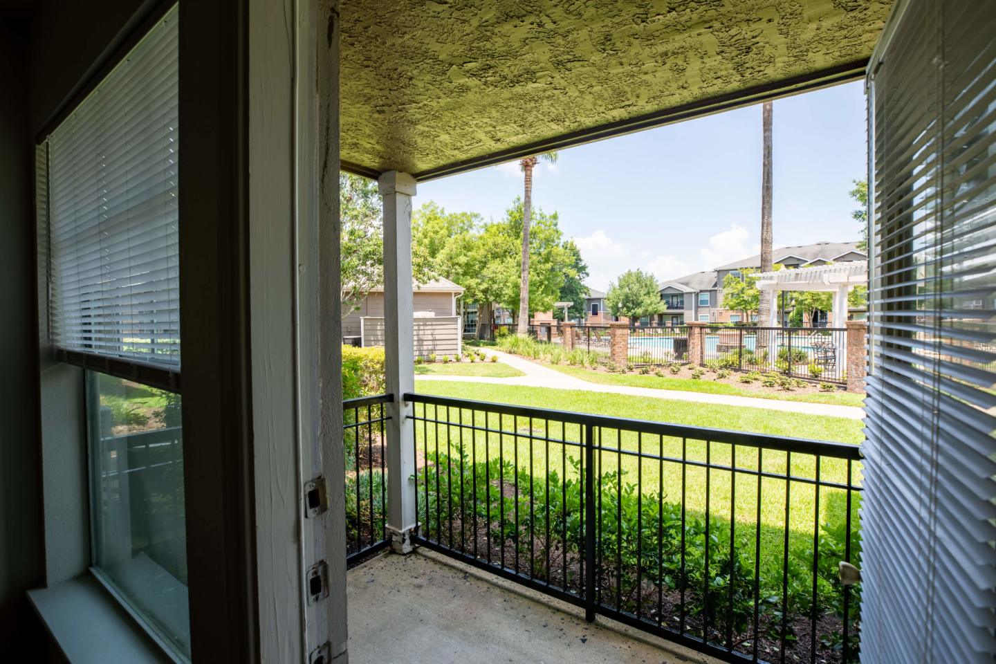 Memorial Heights Image 16