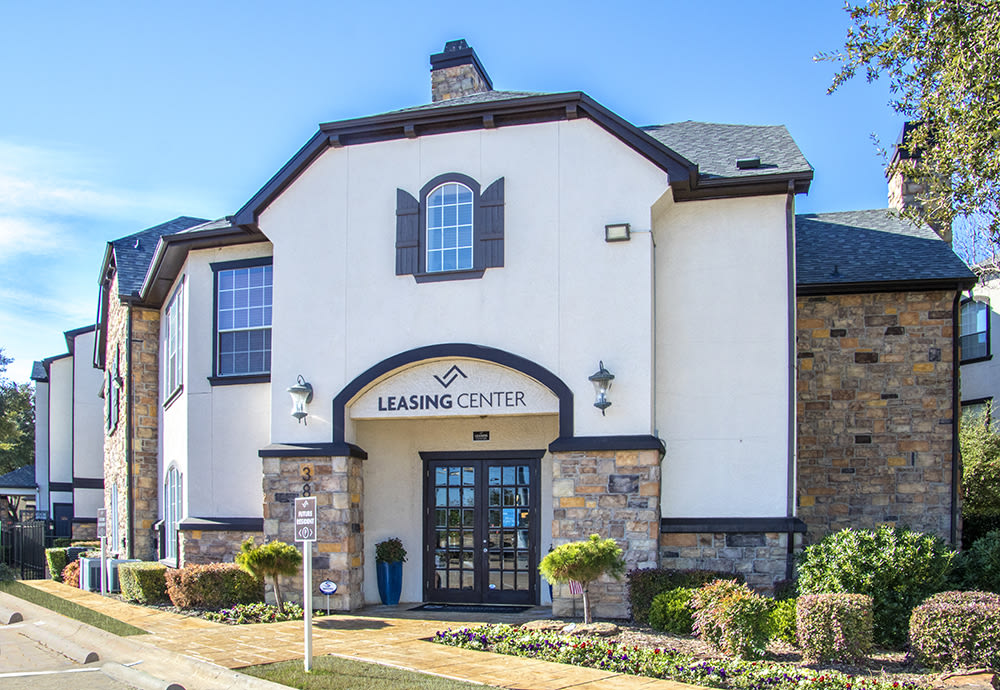 Vail Village Apartments Image 18