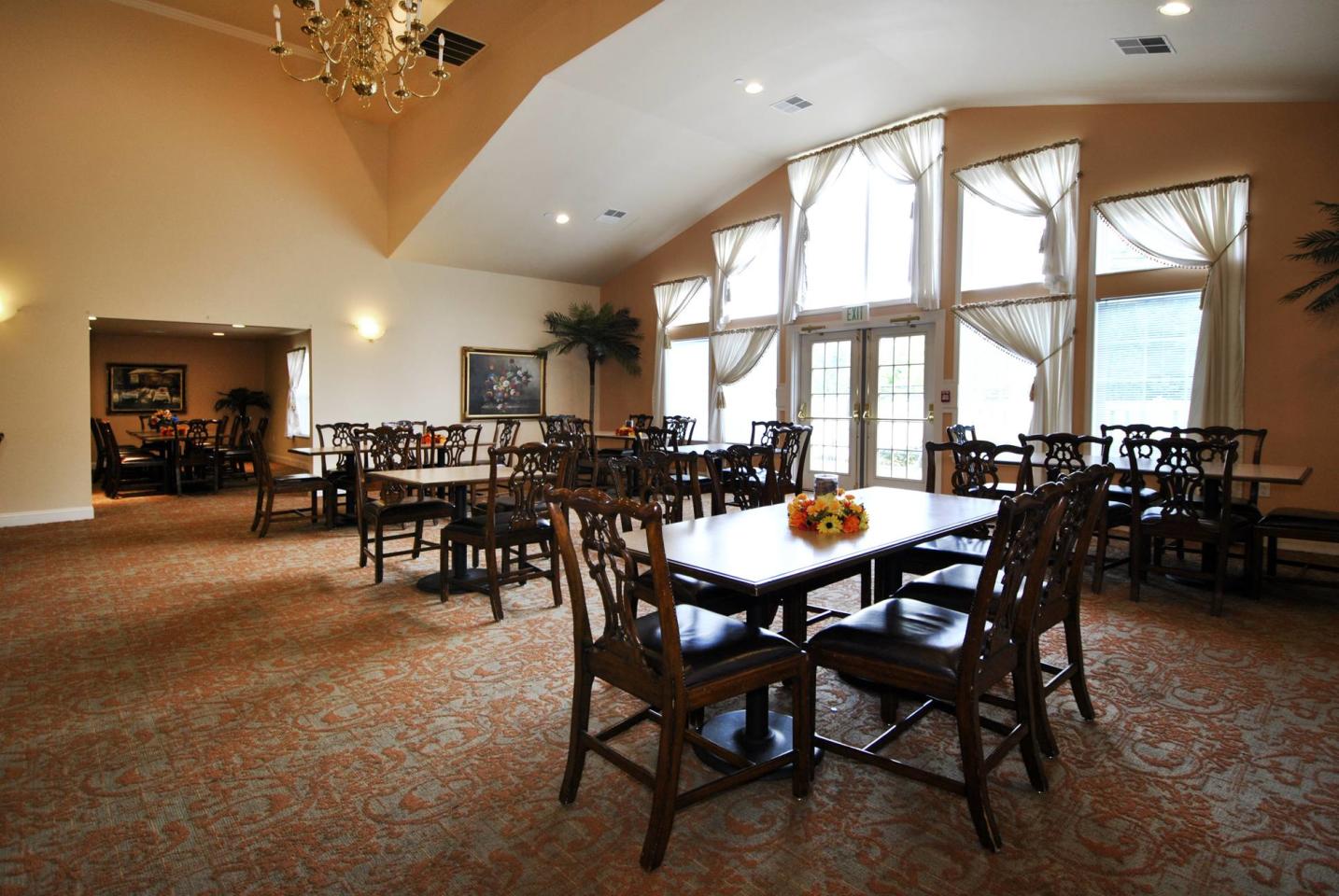 Elmhaven Manor - Senior Living Image 15