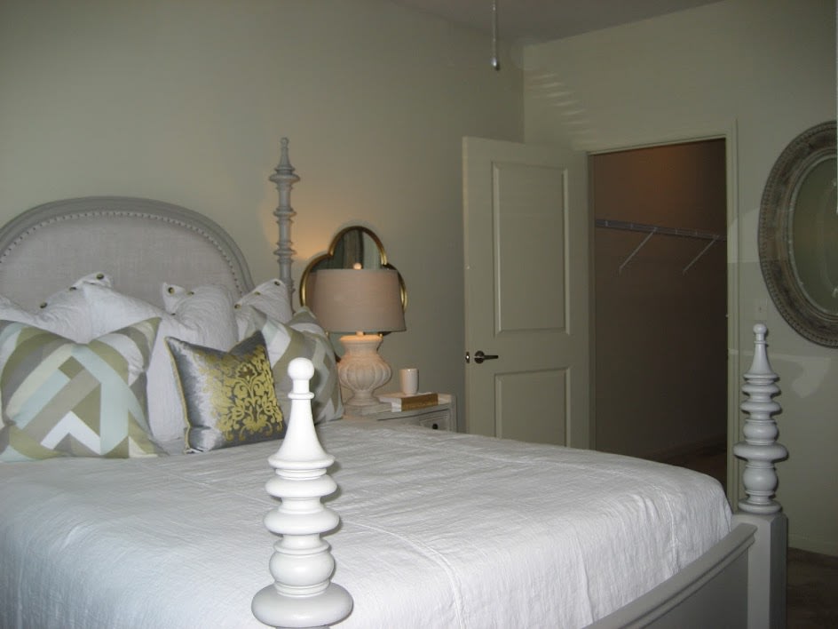 Cross Creek Village Image 11