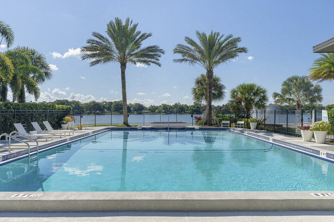 Lakeside Villas Image 14