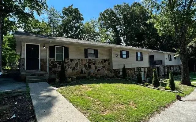 Oak Tree Apartments Image 24