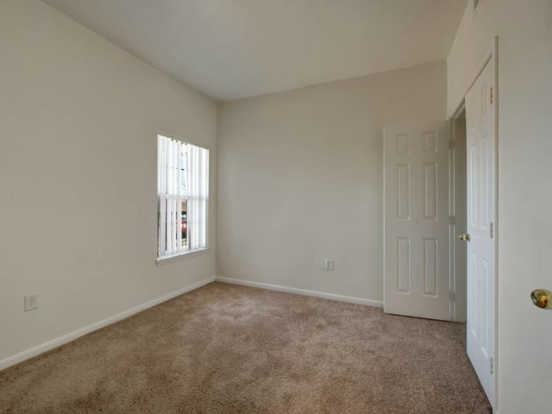 Village Crest Apartments Image 7