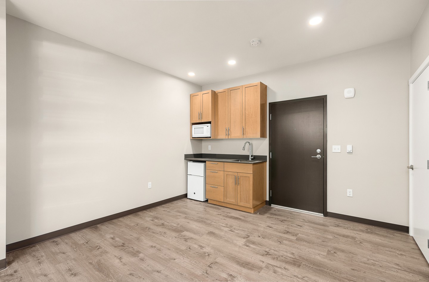 4029 Rainier Image 19