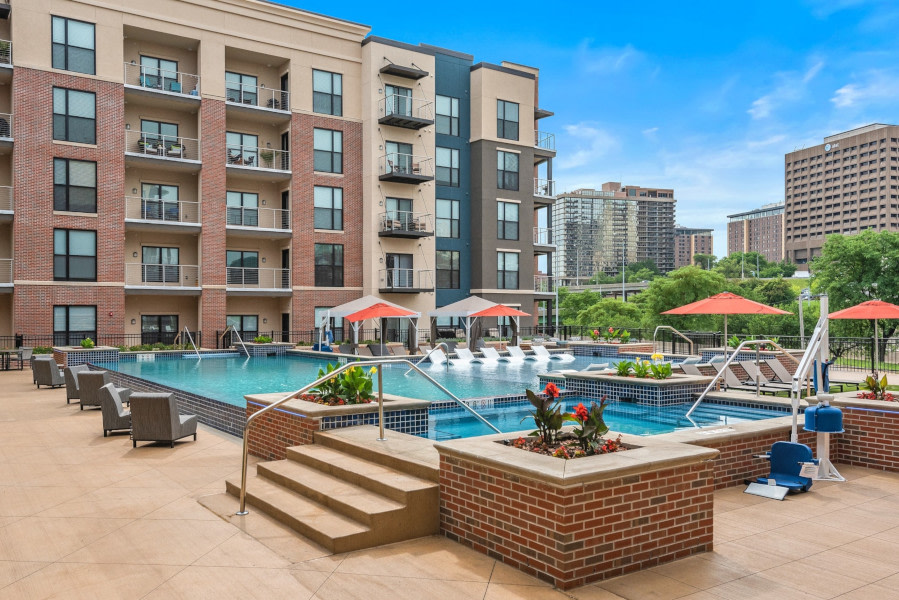 531 Grand Image 17