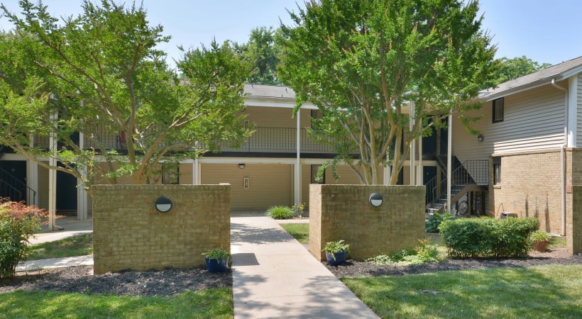 Pine Ridge Apartments Image 4