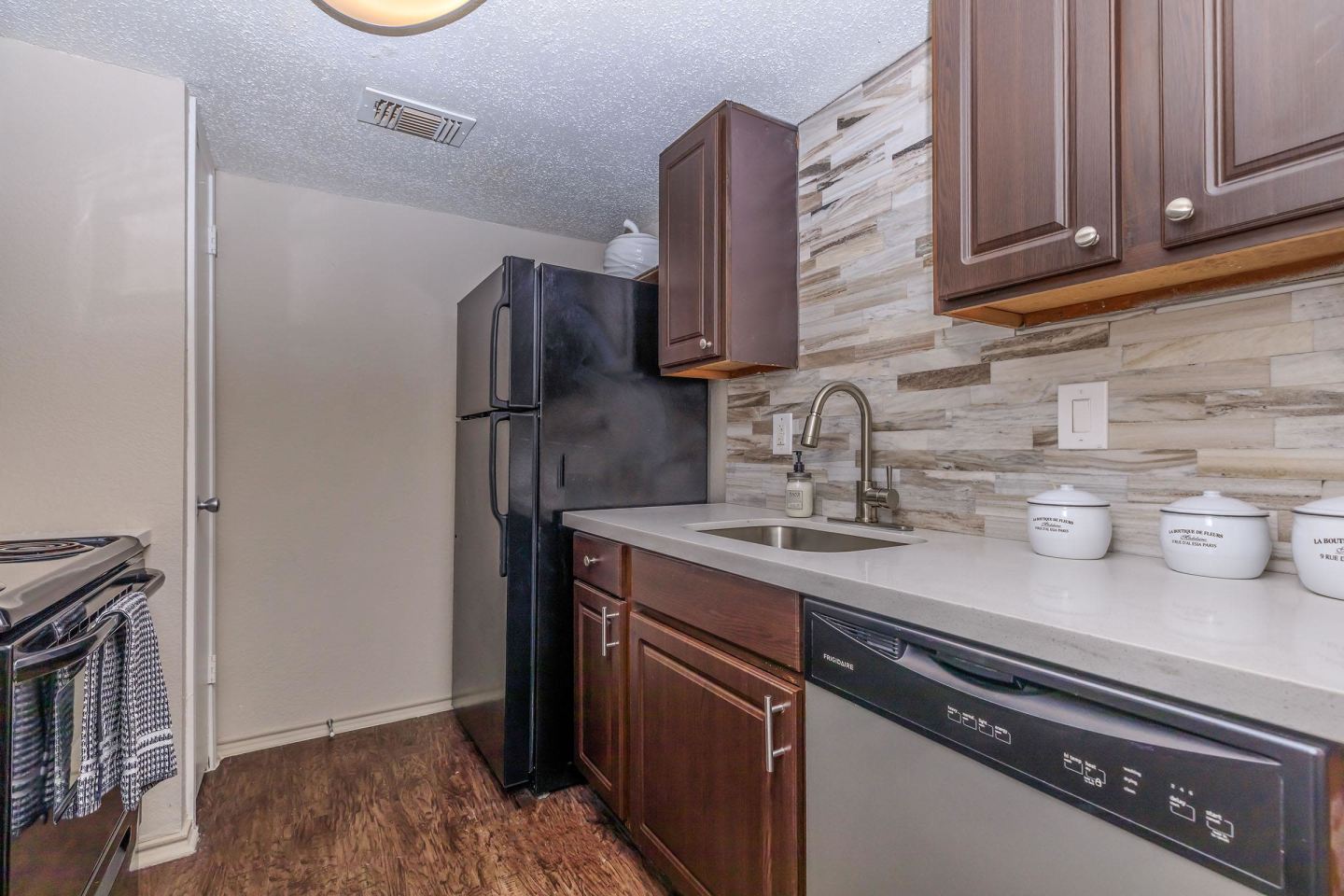 Nova Park Apartment Homes Image 18