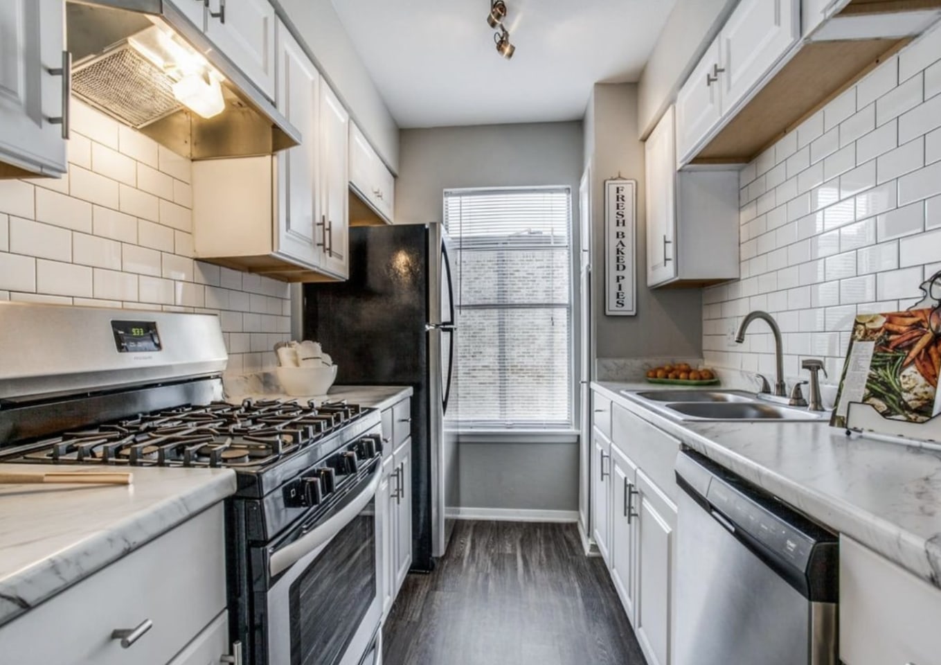 Greenbrier Apartments Image 3