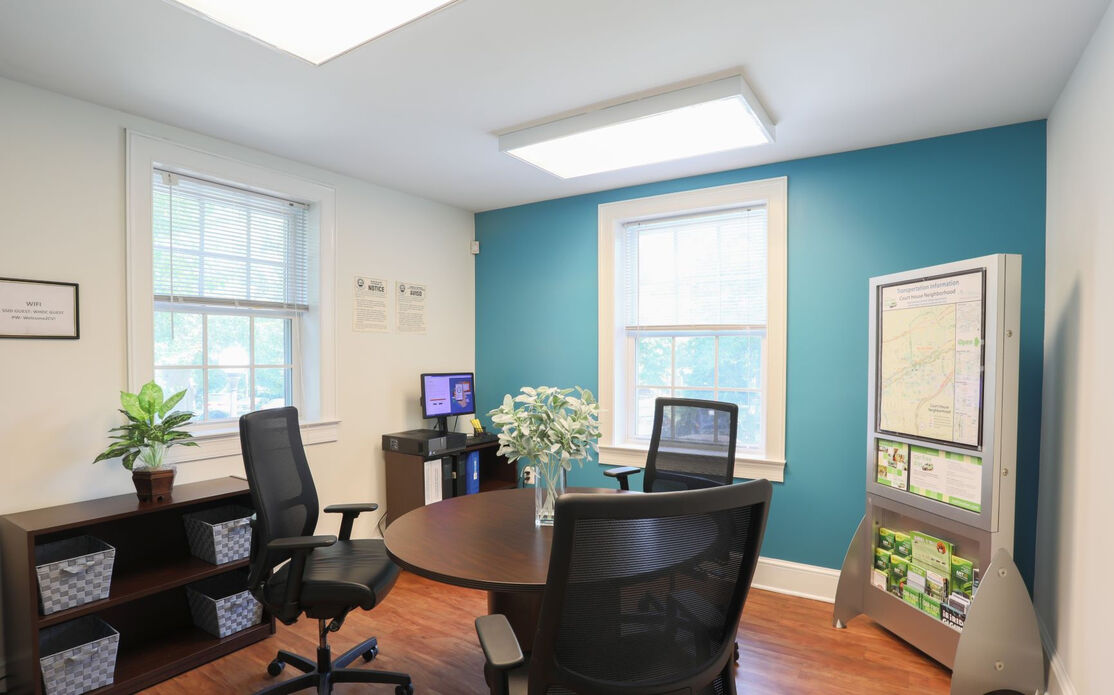 Colonial Village Apartments Image 13
