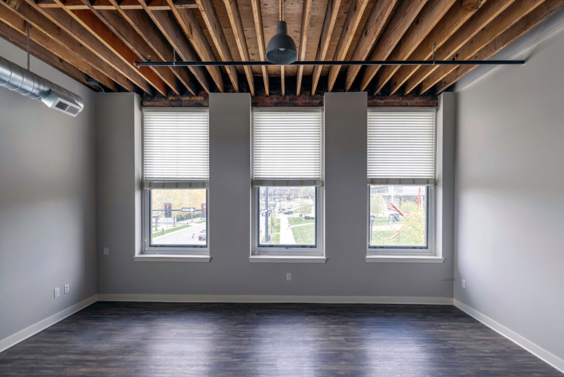 1440 Locust Image 11