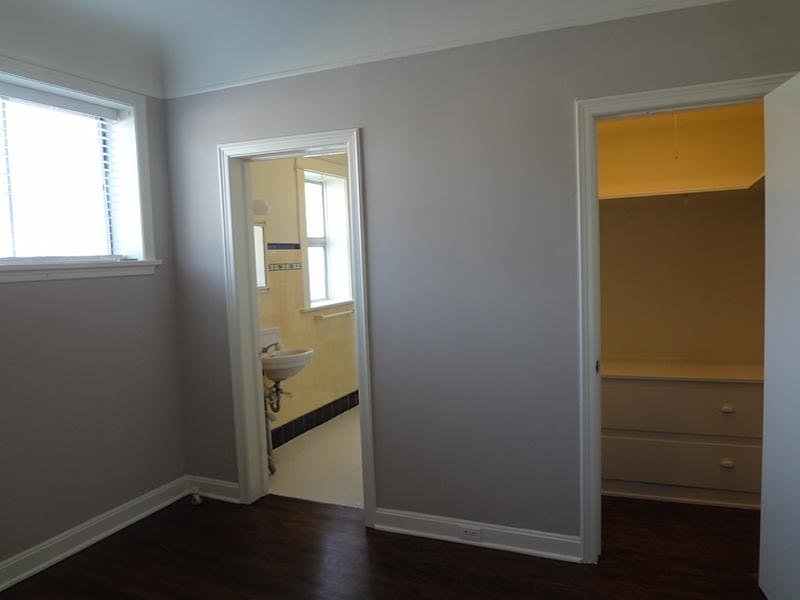 The Hillcrest Image 14
