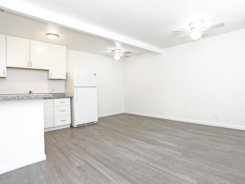 Sur Apartments Image 6