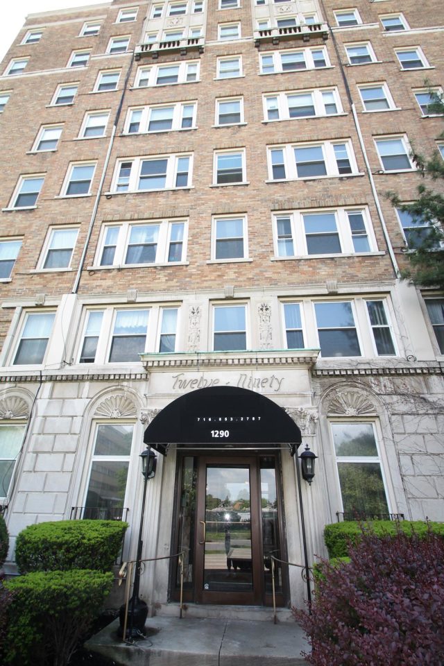 Gates Circle Image 18