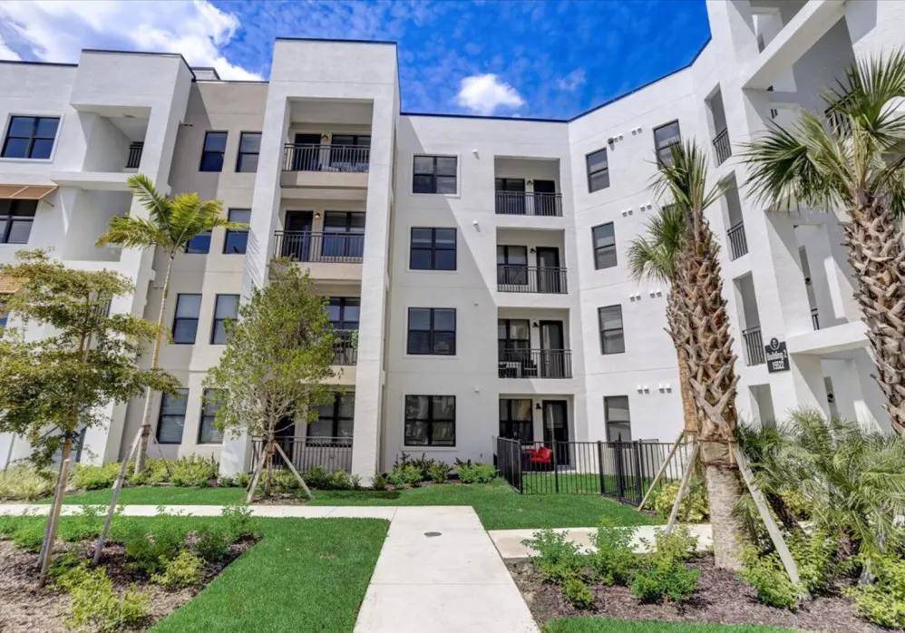 Mark Lane Apartments Image 17