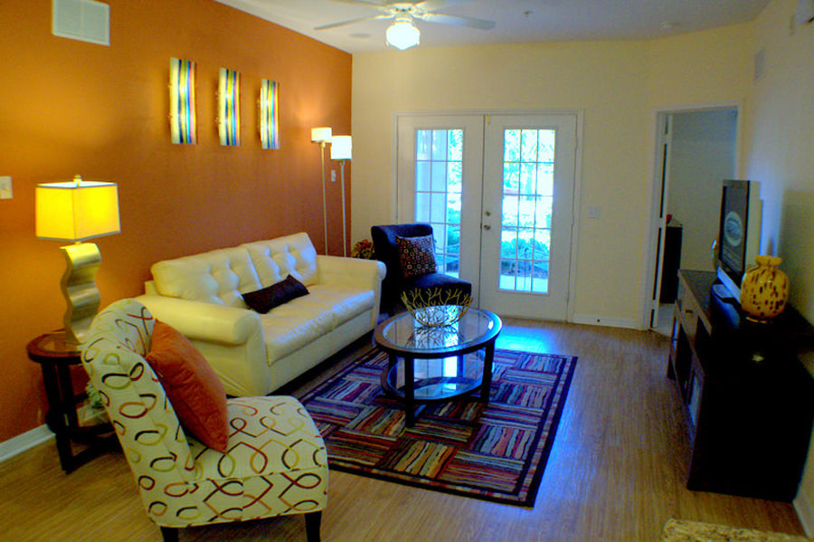 Capital Walk Image 12
