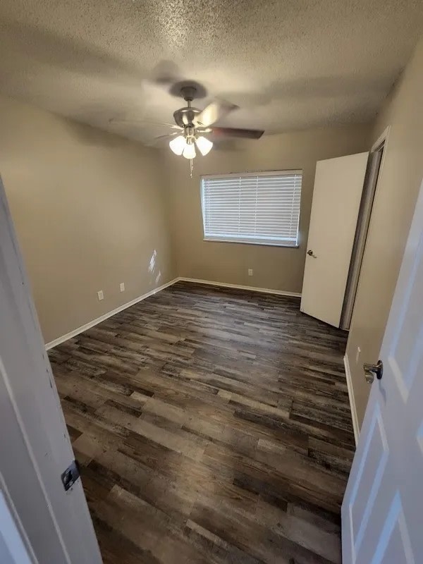 Breezeway Apartments Image 2