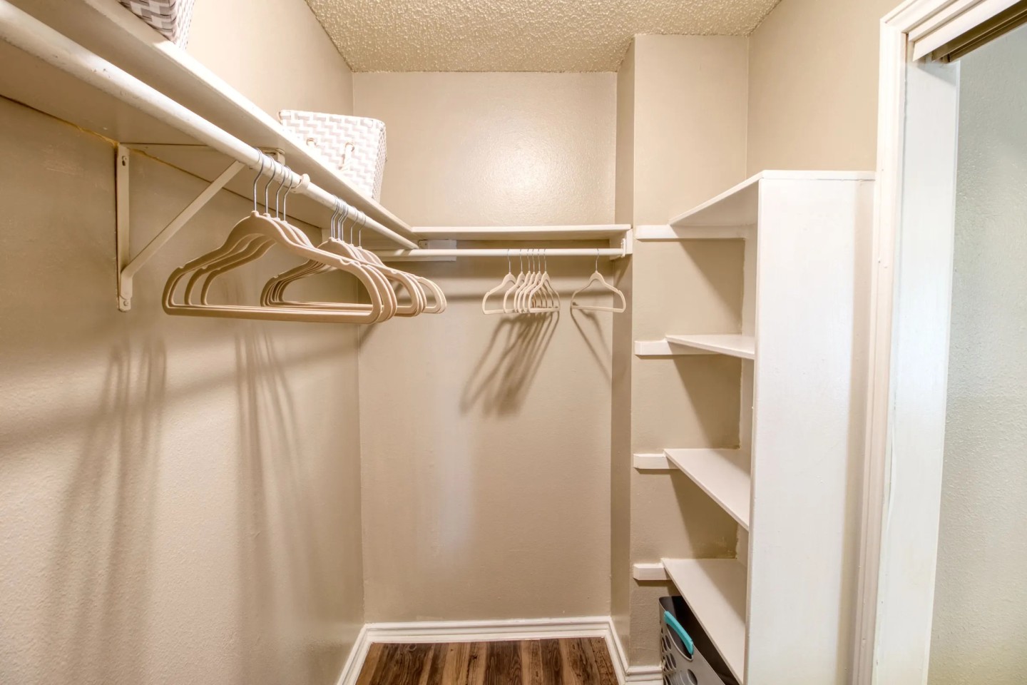 4000 Horizon Hill Image 21