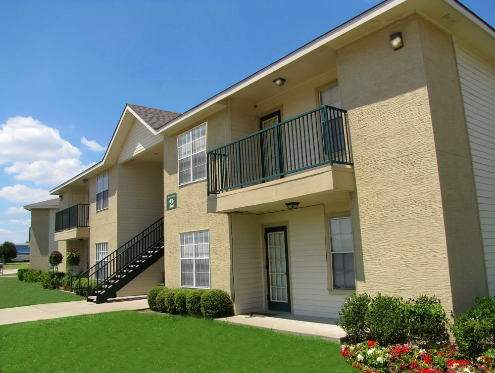 Country Village of Bonham Image 24