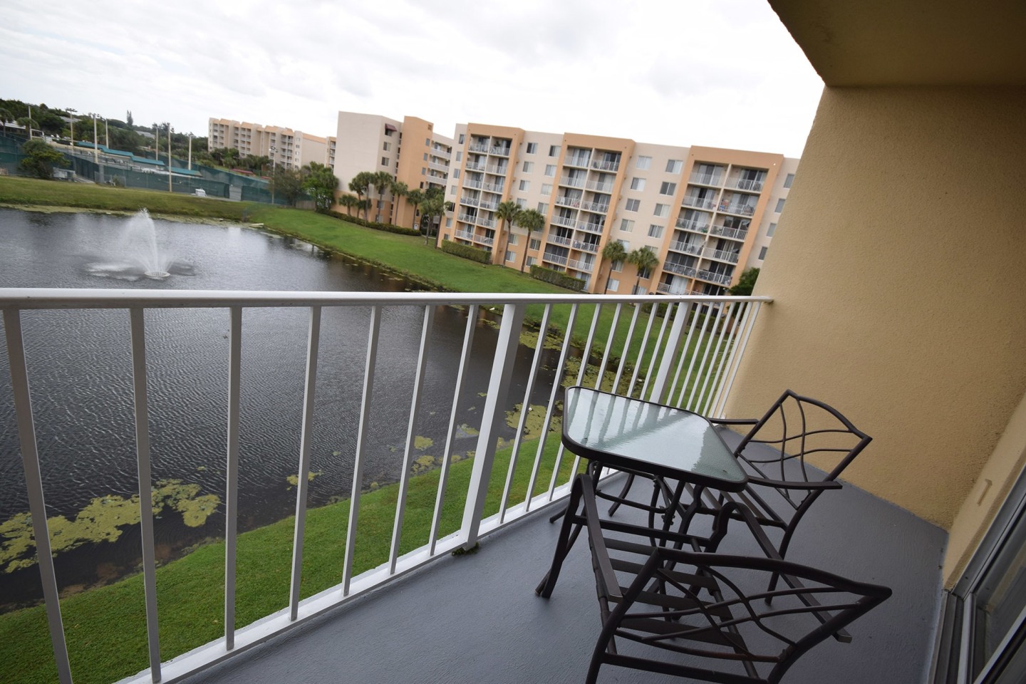 Tennis Towers Apartments Image 19
