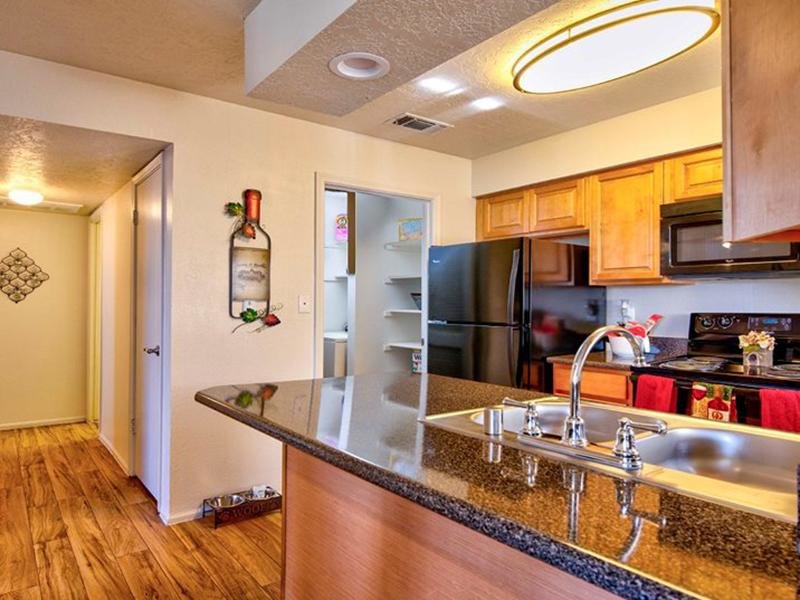 Oak Tree Park Apartments Image 10