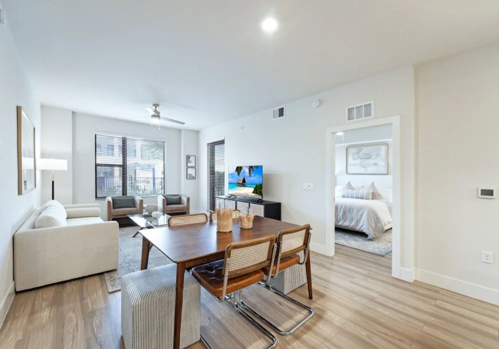 Mark Lane Apartments Image 4