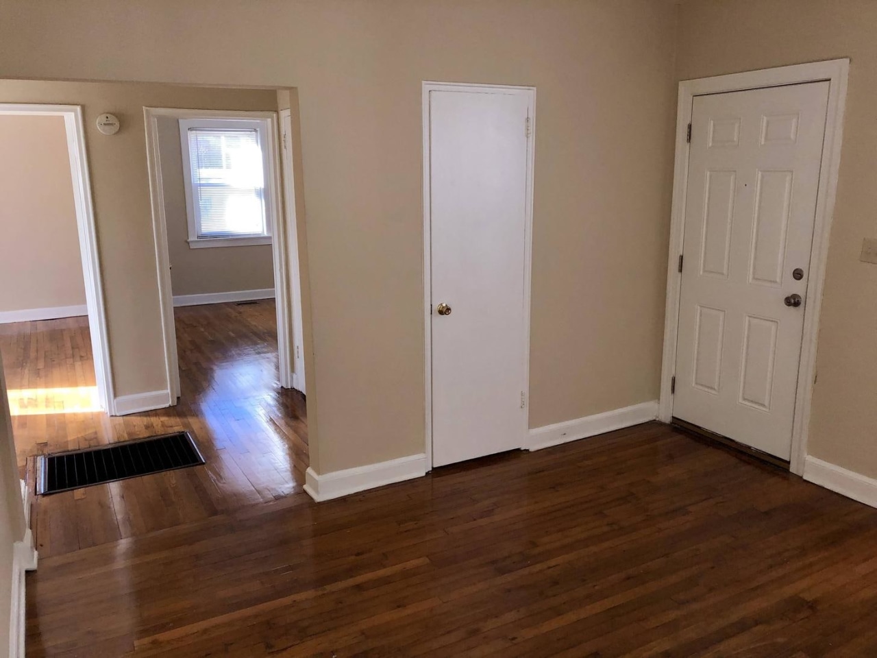 Chamberlain Road Apartments Image 3