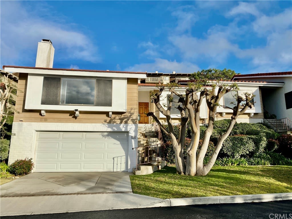 √ Rancho Palos Verdes Apartments Mesa