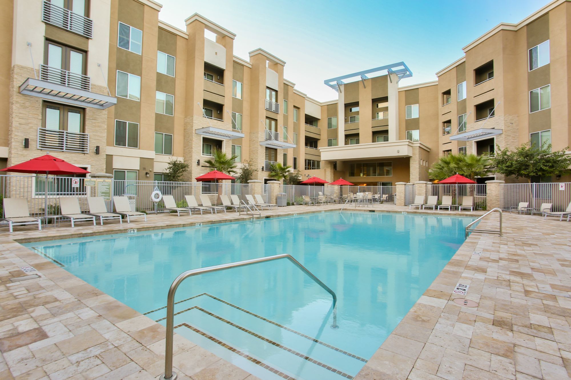 √ Vive Apartments Chandler