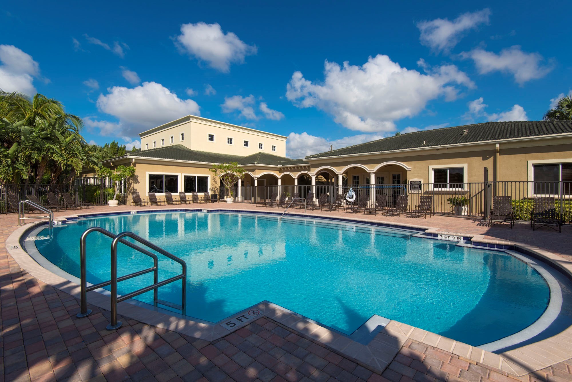 Palm Trace Landings - Live in one of the coziest apartments in Davie, FL and surround yourself with beautiful landscaping, charming homes, and thoughtful amenities