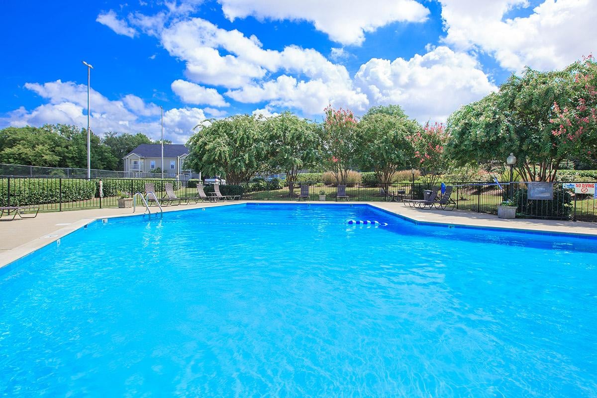 Chase Cove Apartments - Kick off your shoes and settle into a private retreat that blends comfort, style and atmosphere into one fantastic living experience