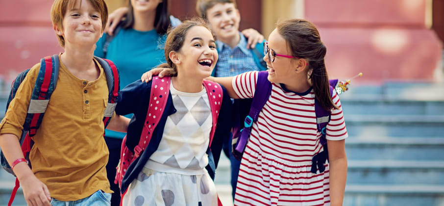Premier séjour linguistique : comment bien choisir et préparer son ado ?