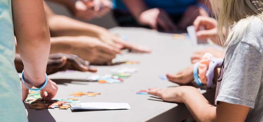 Pour apprendre les métiers  Les couleurs en français, Apprendre les  couleurs, Apprendre l'anglais