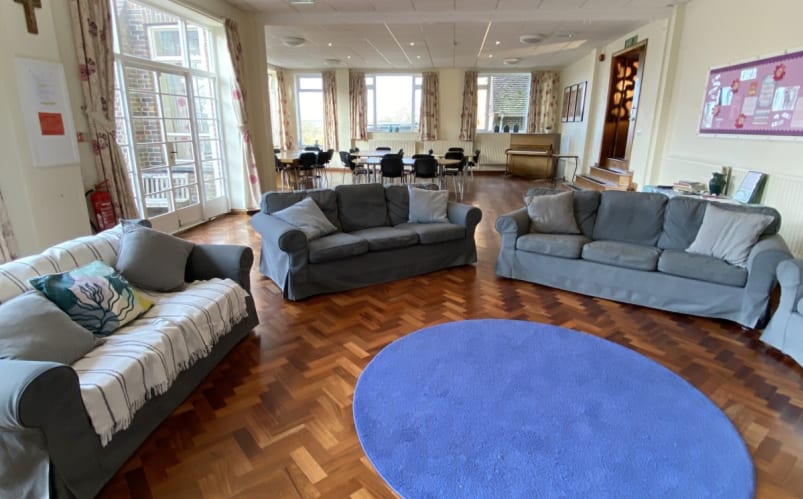 Immersion scolaire dans un pensionnat pour filles dans le sud de Londres