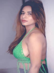 Pictures of Hot Call Girls & Super Naughty Call Girl Images 17