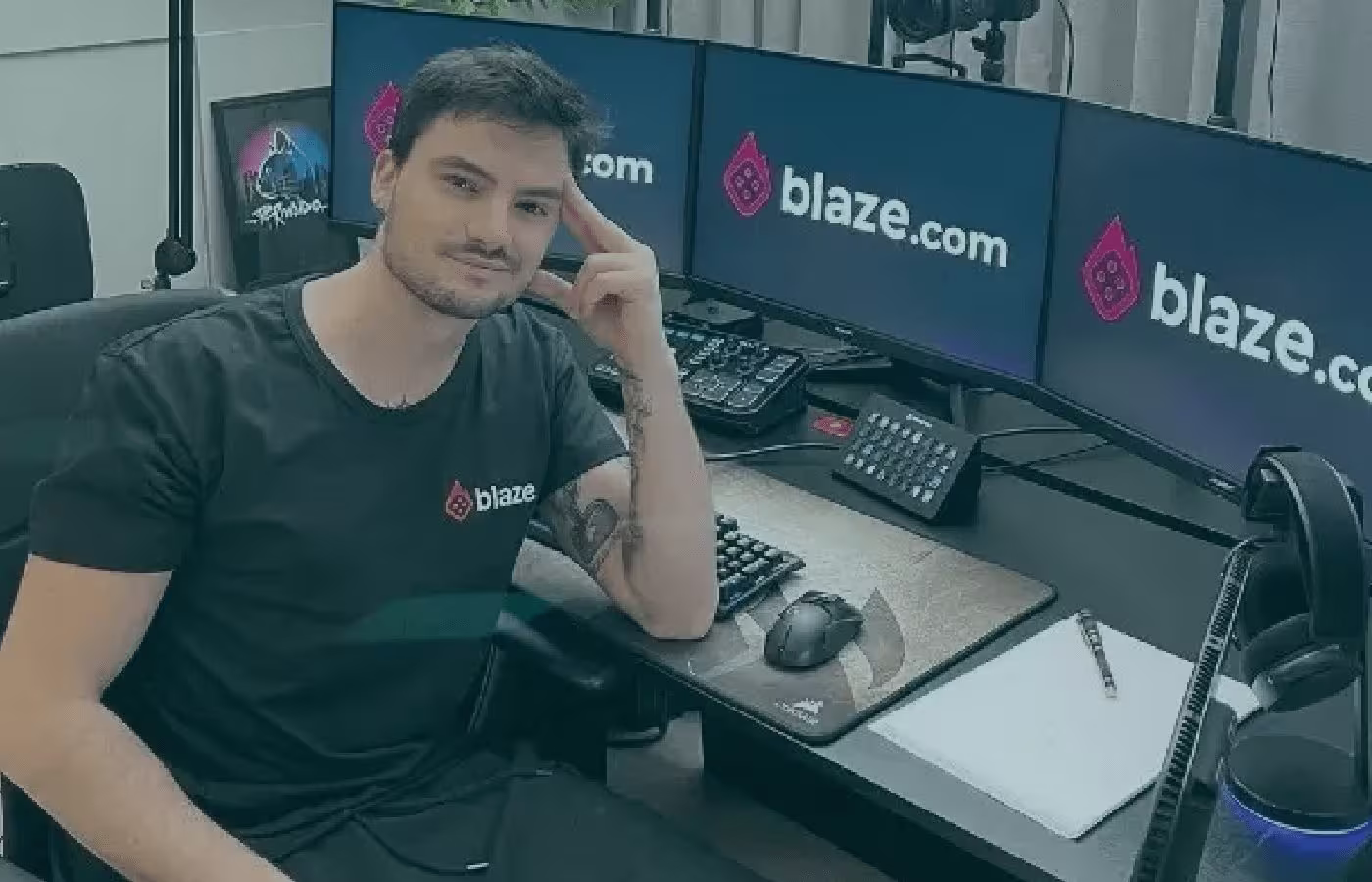 Felipe Neto defende Blaze "Por que perseguir só um site?"