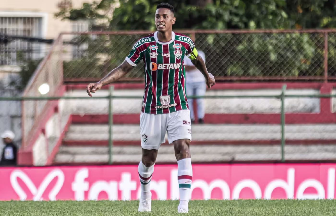 Pixbet e Superbet mostram interesse em assumir patrocínio máster do Fluminense